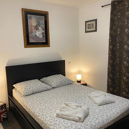 Agreable Rez De Jardin Avec Piscine Et Jacuzzi Apartment เซวิออน ภายนอก รูปภาพ