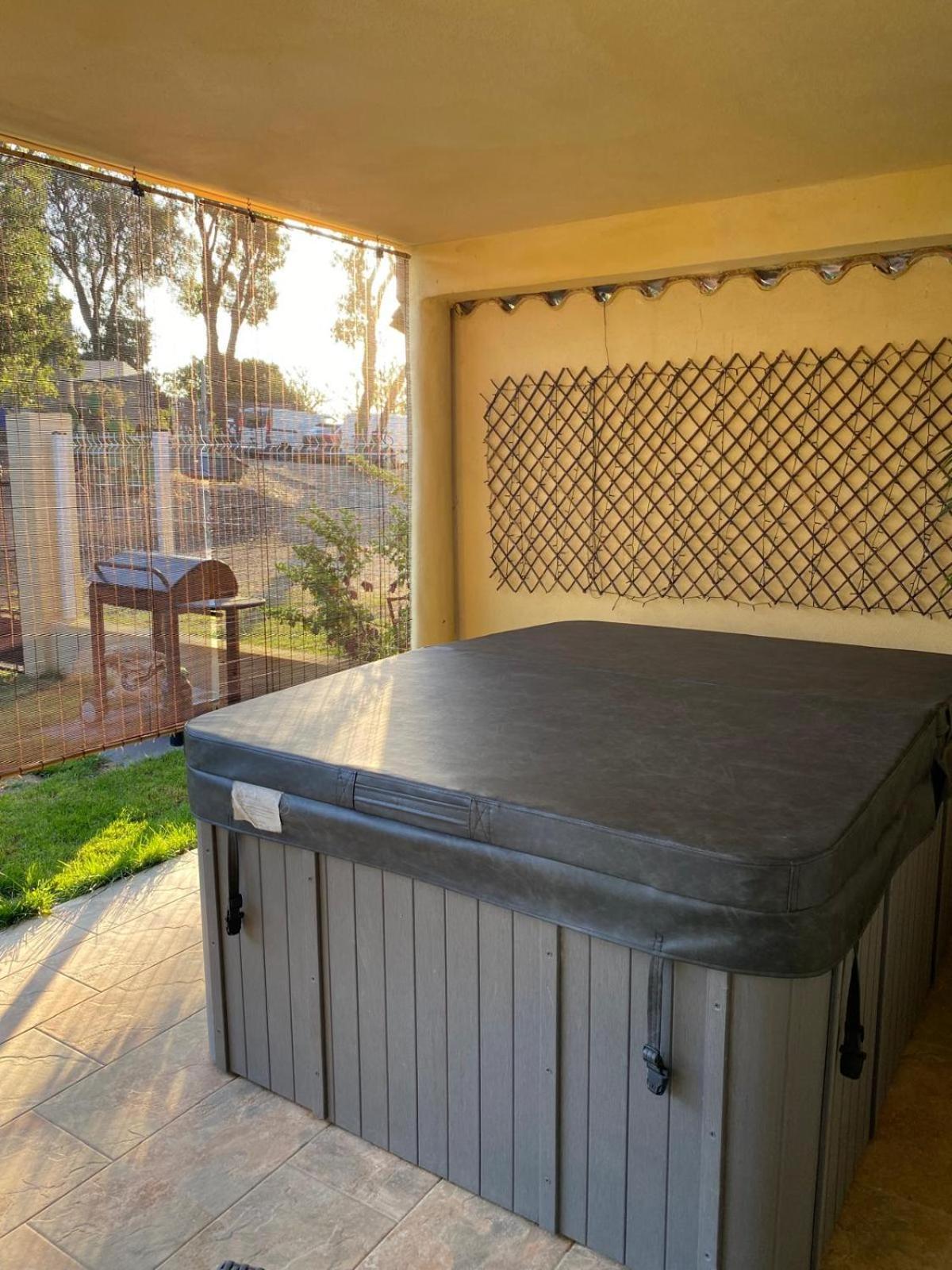 Agreable Rez De Jardin Avec Piscine Et Jacuzzi Apartment เซวิออน ภายนอก รูปภาพ