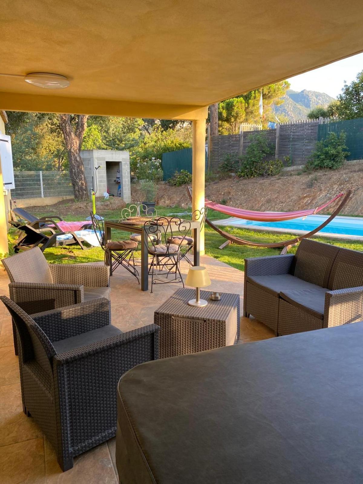 Agreable Rez De Jardin Avec Piscine Et Jacuzzi Apartment เซวิออน ภายนอก รูปภาพ