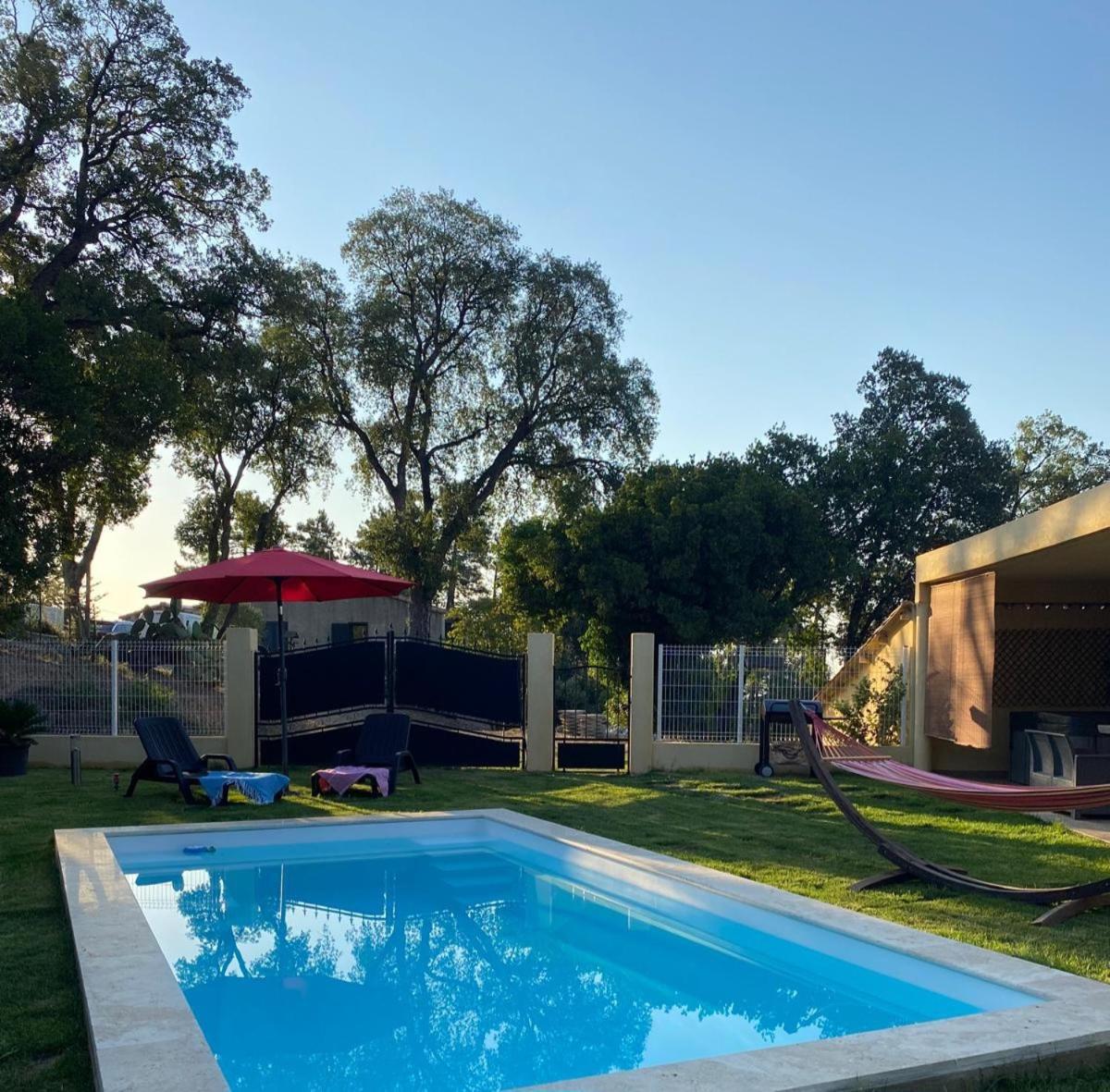 Agreable Rez De Jardin Avec Piscine Et Jacuzzi Apartment เซวิออน ภายนอก รูปภาพ